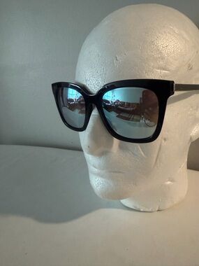 DIFF Black Frame Mirrored Lens Women's Sunglasses